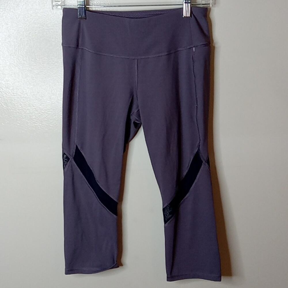 Cali women's Purple Small Capri leggings. Atleisure, Activewear, Yoga, Comfy.